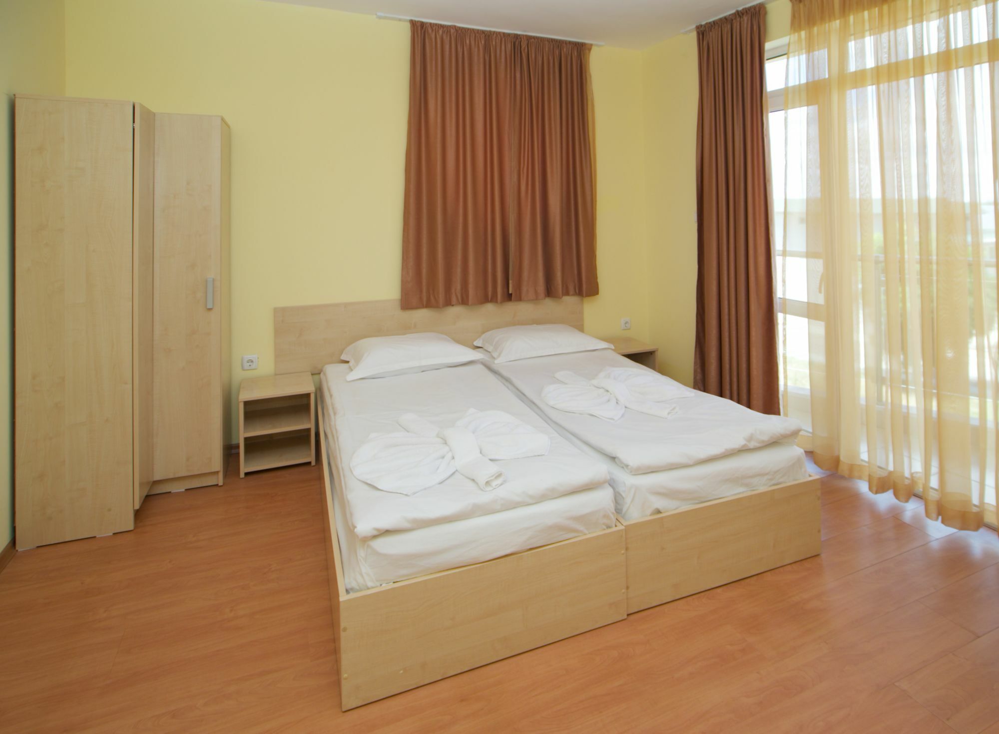 ابزور Aparthotel Anixi المظهر الخارجي الصورة